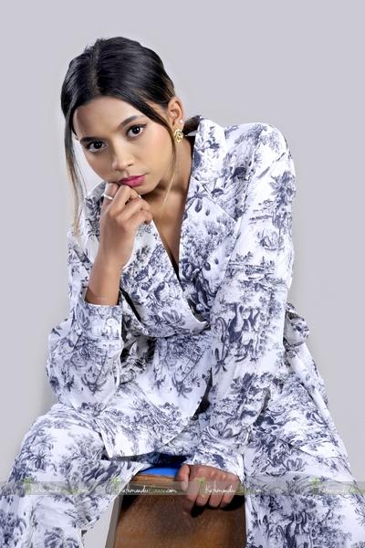 Aakriti  Sundas